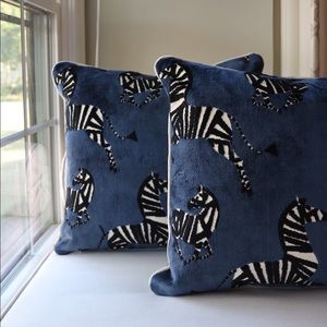 ✨ 🆕 Set of 2 - Custom Navy Zebra Pillows ✨